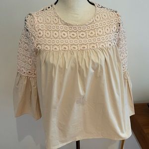 Endless Rose peach top with lace accents, New
